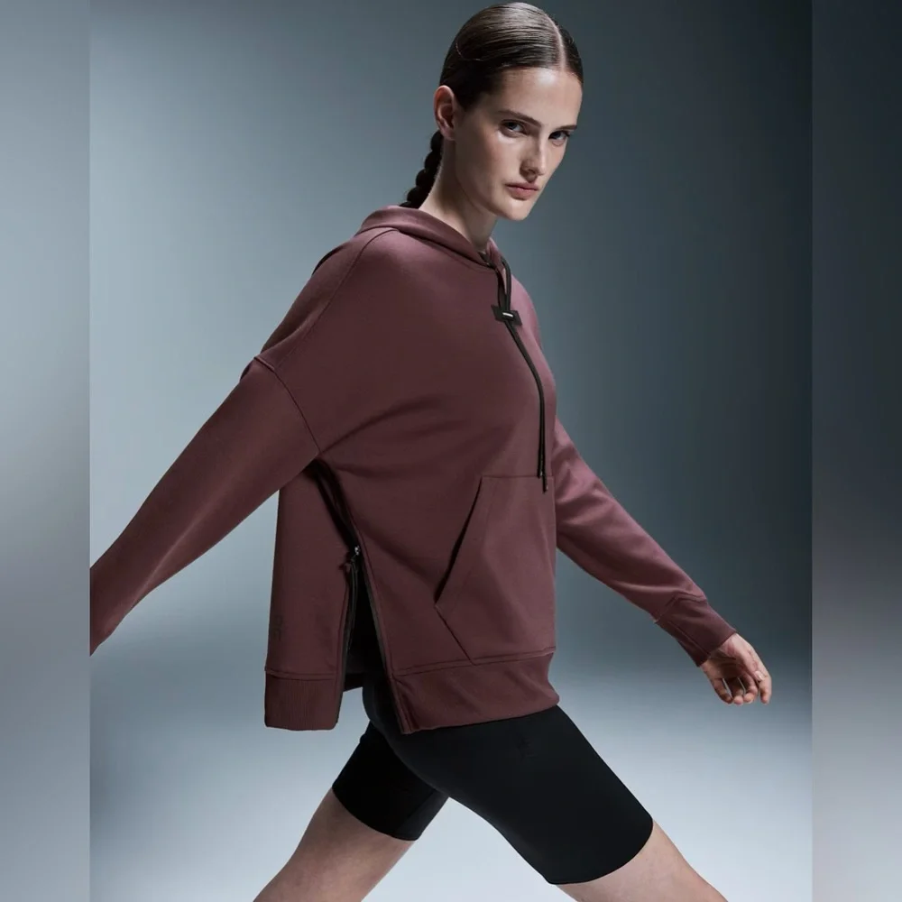 *New* On Running Hoodie in Mulberry, Size XS - Picture 3 of 10